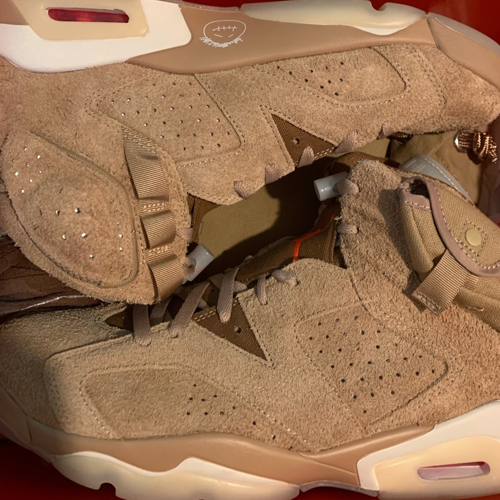 Jorfdan 6’s travis scotts size 11 in mens